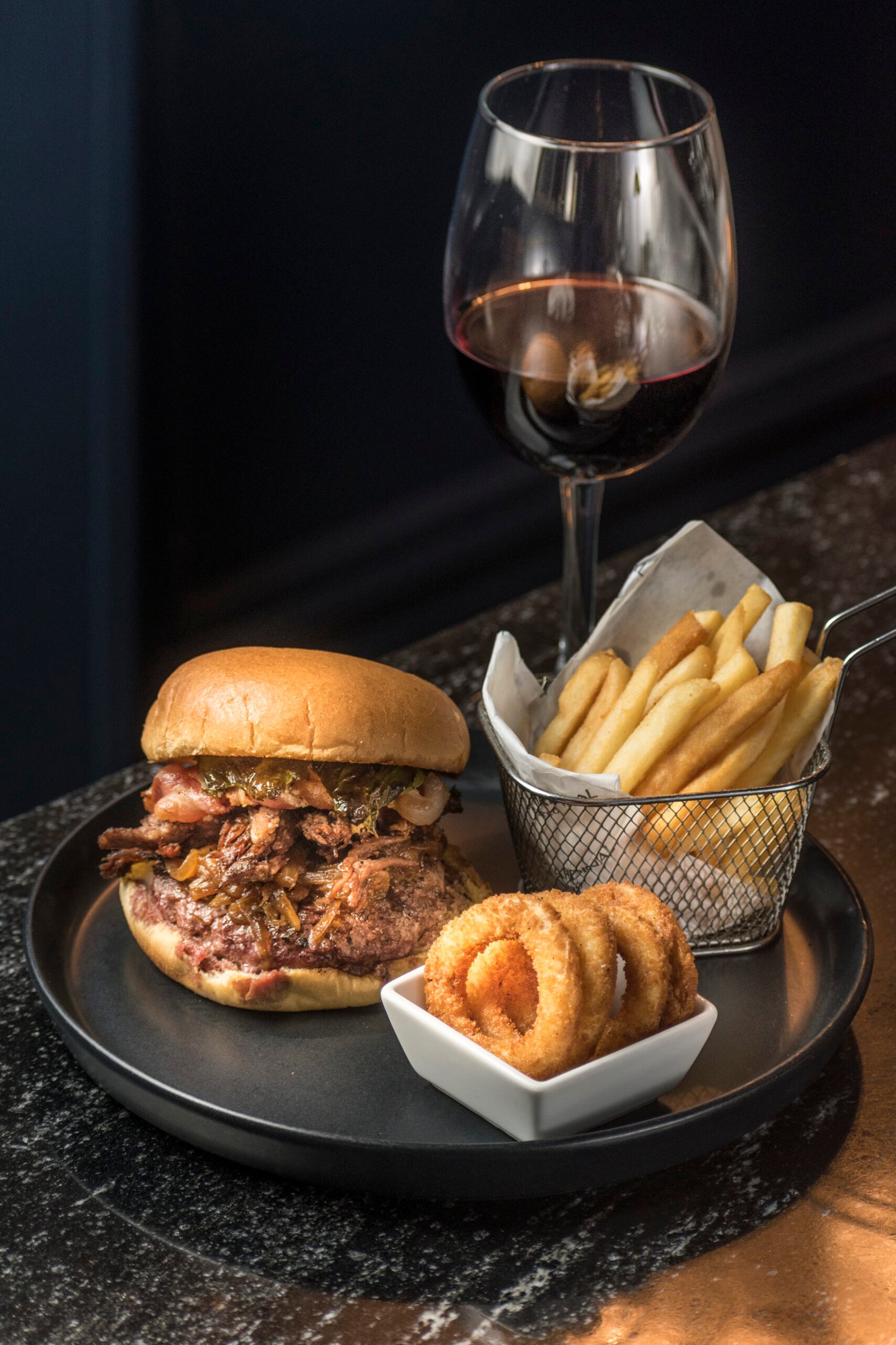 Hamburguesa del restaurante punto cardinal